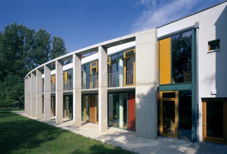 DEU, Berlin, 1998, Kita in Berlin Reinickendorf, Architekten: Chestnutt und Niess, [�(c)Werner Huthmacher/artur architekturbilder agentur, Tel. +49 201 89 09 390, info@arturimages.com; Veroeffentlichung nur gegen Honorar, Urhebervermerk und Beleg / permission required for reproduction, mention of copyright, complimentary copy; Bankverbindung / bank account and sorting code: Postbank Koeln, Konto 3582 05 03, BLZ 370 100 50; IBAN: DE 63 3701 0050 0035 8205 03, BIC: PBNKDEFF, U.St.ID / V.A.T.: DE 811 983 492]